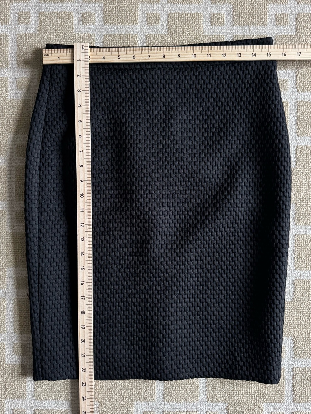 J. Crew No. 2 Black Textured Pencil Skirt Classic Office Workwear Size 4 - Picture 10 of 10